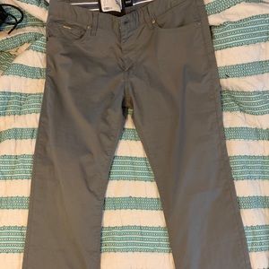 Huge Boss Regular Fit Maine Chinos - Grey